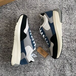 Men’s G West Sneakers, Size 9, NIB